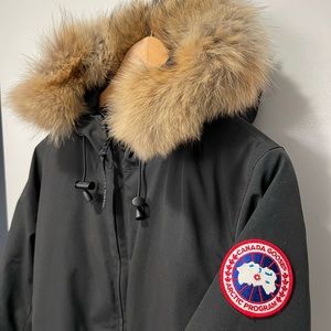 Women’s Canada Goose Whistler Parka (M)